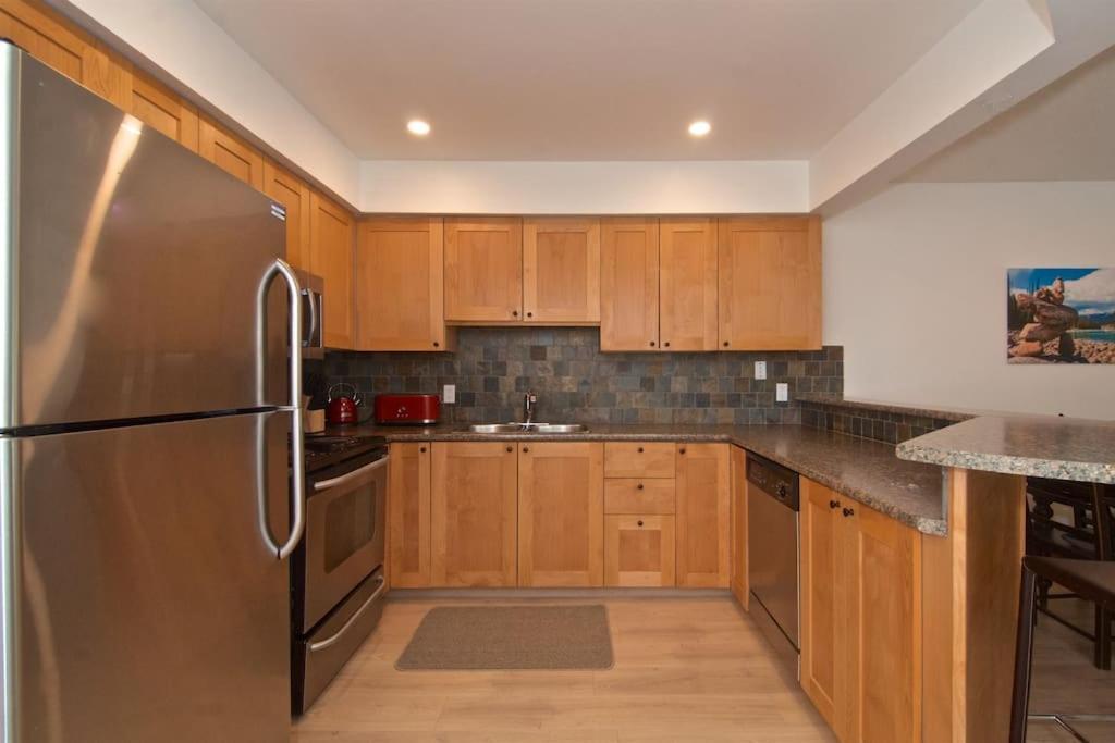 Powderhorn By Whistler Blackcomb Vacation Rentals Bagian luar foto