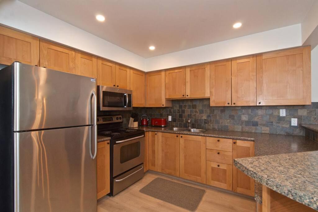 Powderhorn By Whistler Blackcomb Vacation Rentals Bagian luar foto
