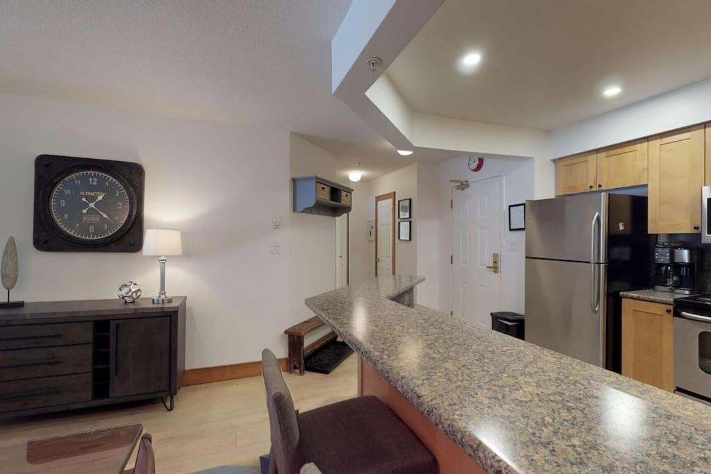 Powderhorn By Whistler Blackcomb Vacation Rentals Bagian luar foto